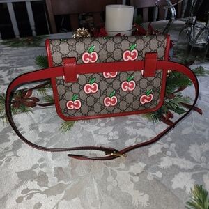 Gucci Red GG Supreme Cherry Print Shoulder Bag. Comes With COA, NWT
